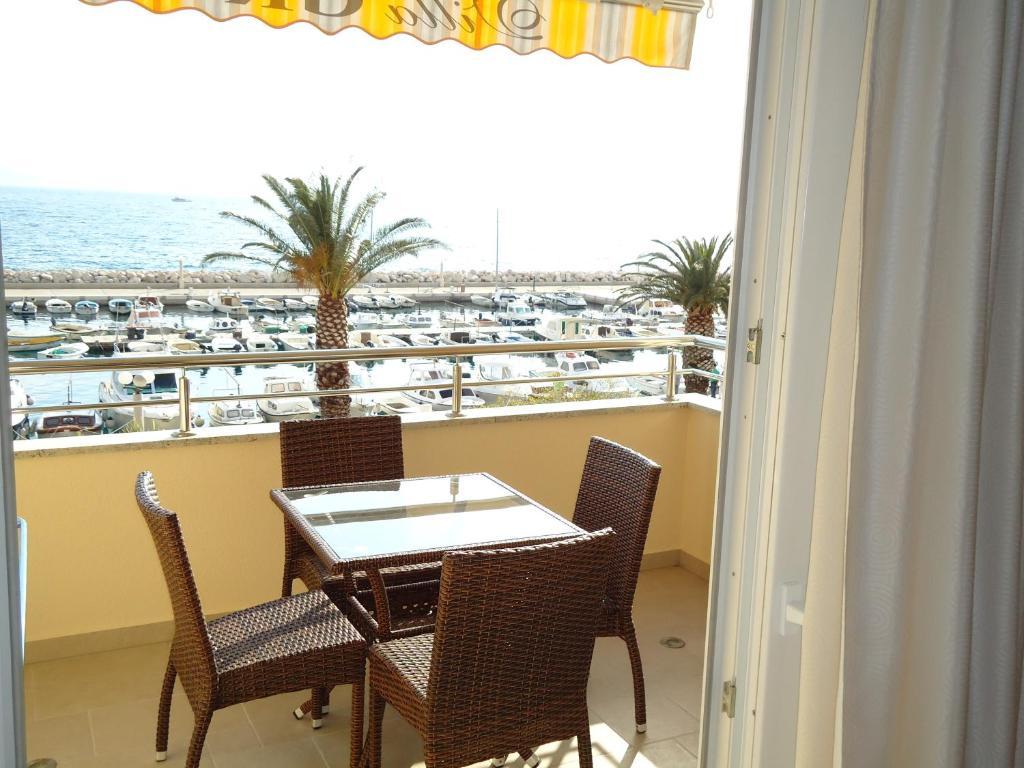 Villa Grgo Apartments Tucepi Exterior photo
